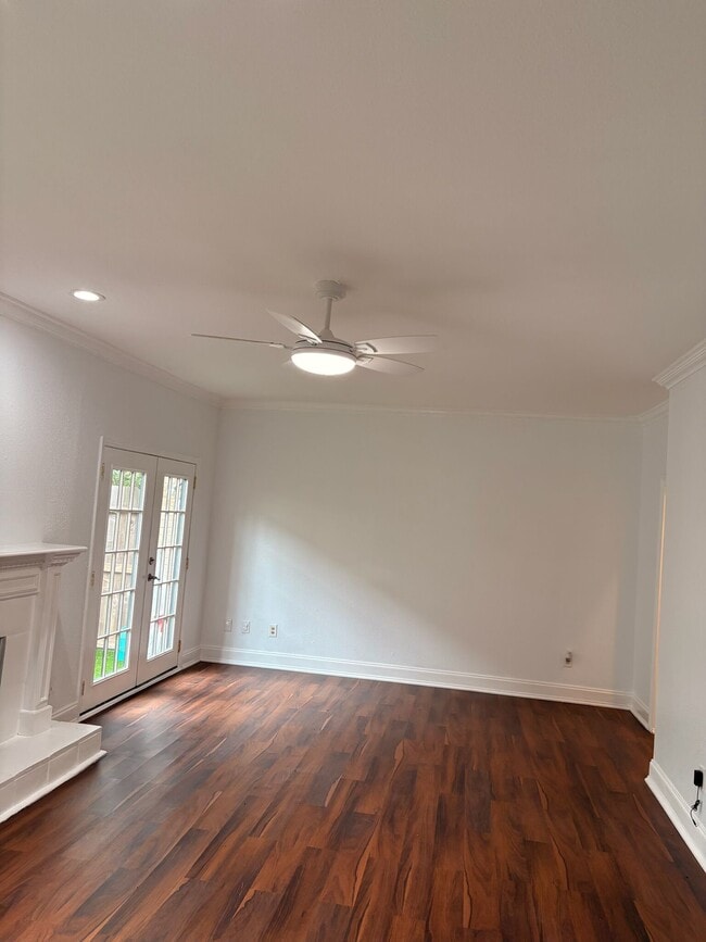 Photo - 2100 Tanglewilde St Unidad 203