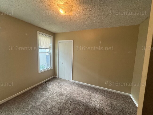 Photo - $1150 - 3 bed 1 bath - Single Family Home