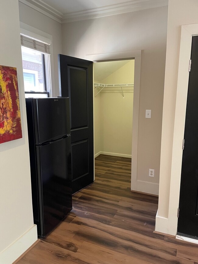 Photo - 1867 Gordon Mnr NE Unidad Studio Apartment