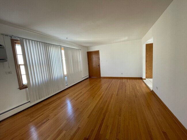 Photo - 5230 N Delphia Ave Unidad 3W