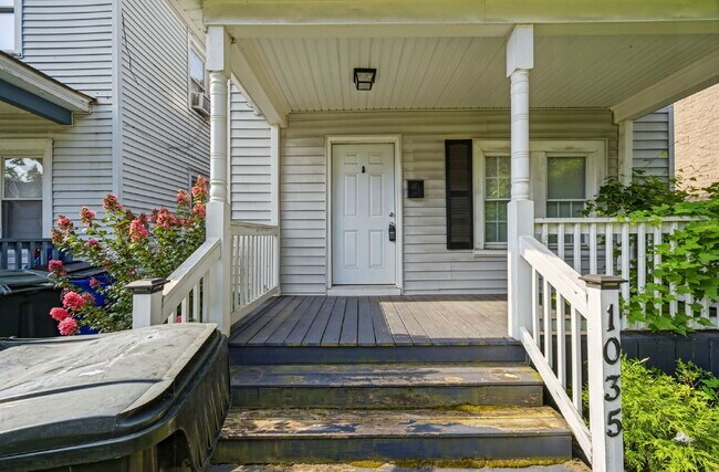 Photo - 3 Bed 1.5 bath Updated House Fenced yard -Pets
