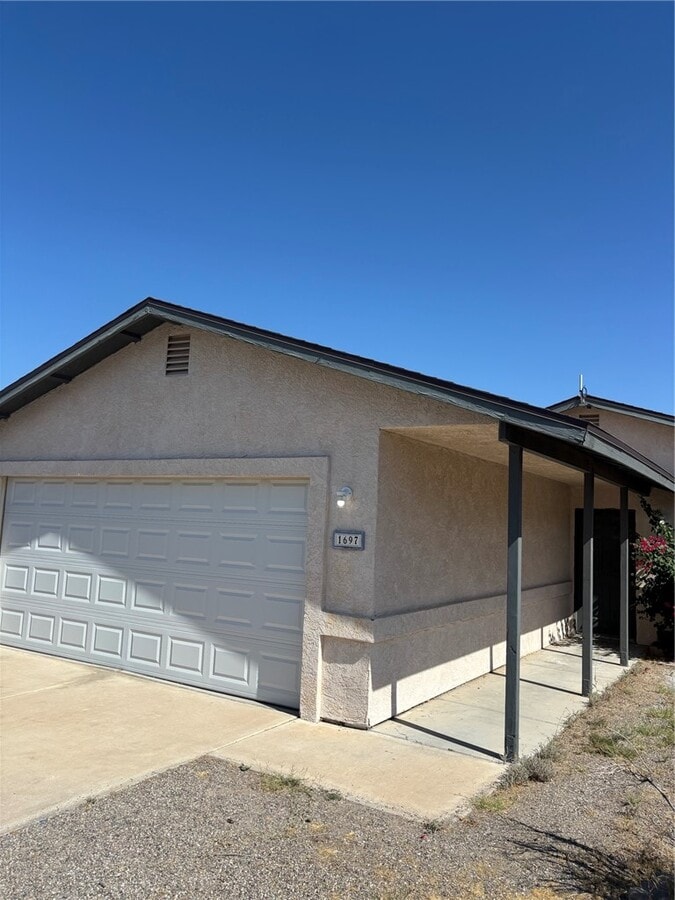 Photo - 1697 Richardo Ave
