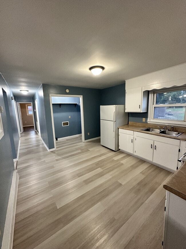 Photo - 3675 E Ridge Rd