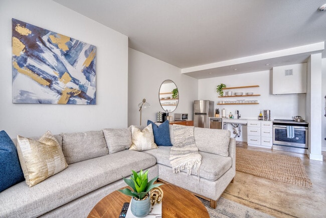 4980 N Vancouver Ave Unit SI ID1611881P