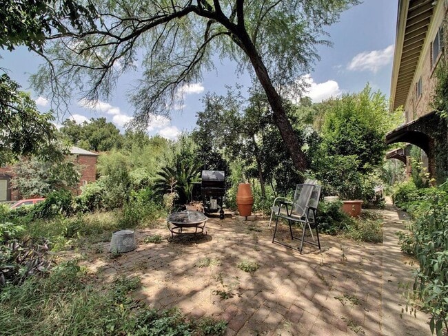 Photo - 304 E 33rd St Unidad 26