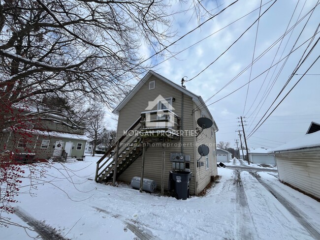 Photo - 832 E 7th St Unit -