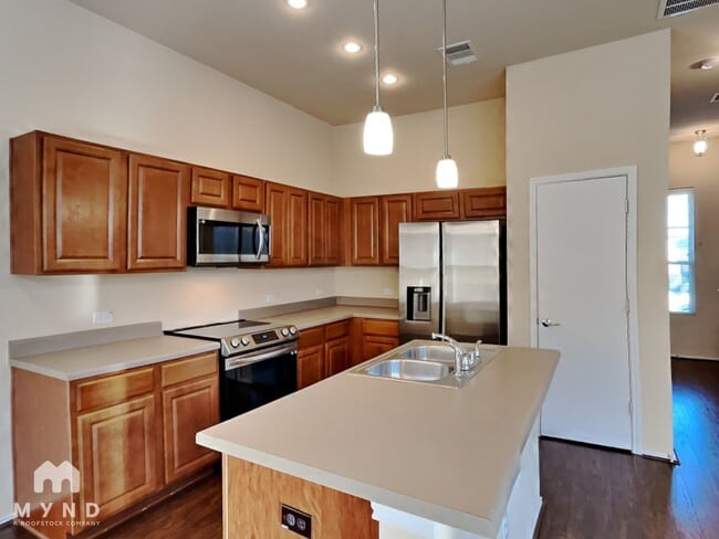 2216 Zach Scott St