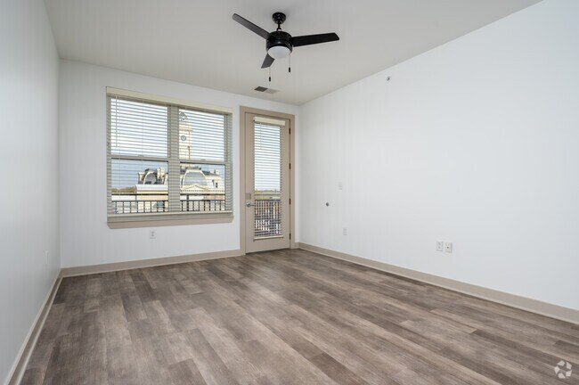 The Hannibal - Living Room