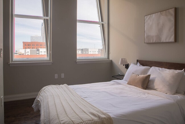 Photo - 225 E Michigan St Unidad SI ID1379040P