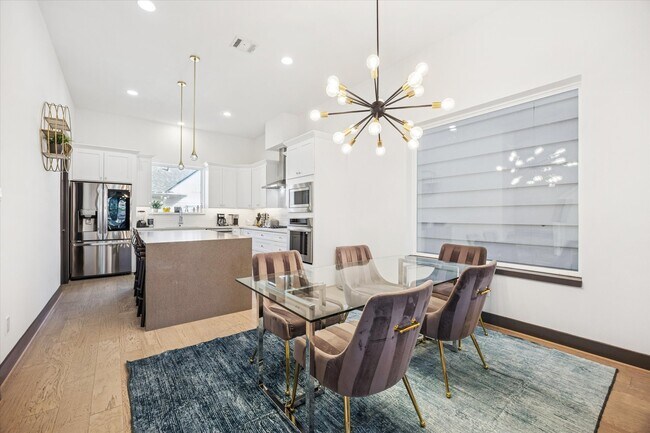 Photo - 1404 Goliad St