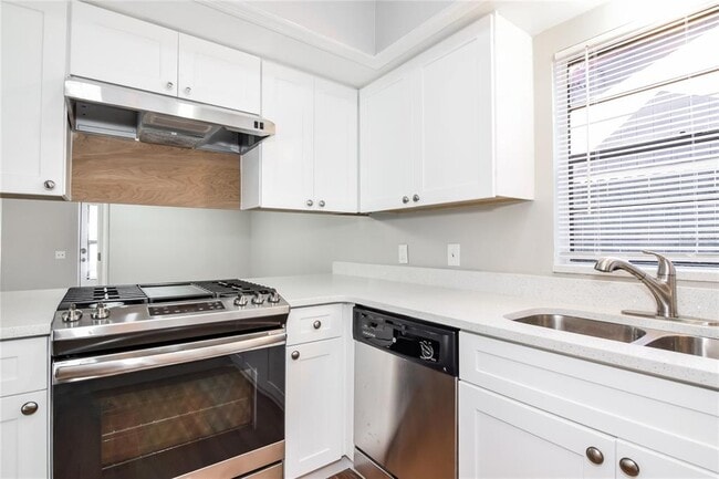 Photo - 3233 Timberline Rd