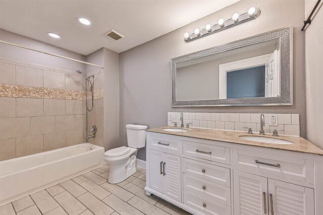 Building Photo - 2914 Avenue K