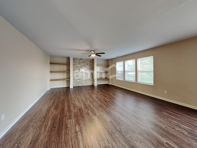 Photo - 5826 Columbia Cir