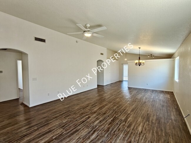 Photo - 3117 S Nastar Dr
