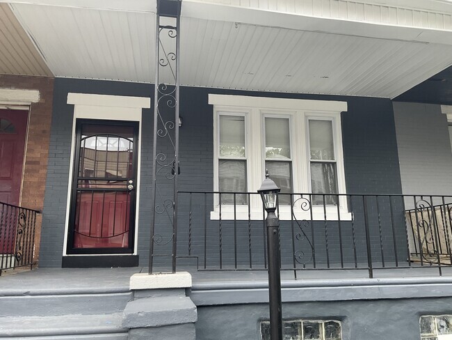 Building Photo - 823 S Cecil St Rental