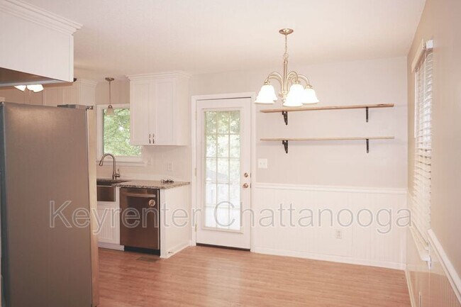 Photo - 1024 Garnett Ave