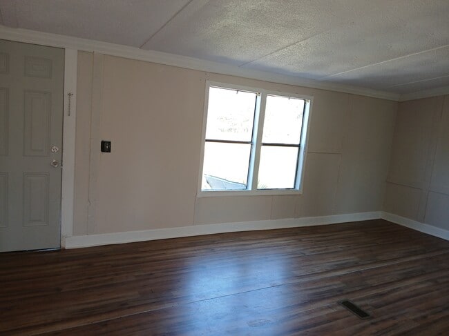 Photo - 2860 Bunneau St