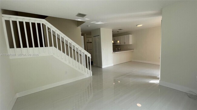 Photo - 6205 SW Kendale Lakes Cir Unit 288