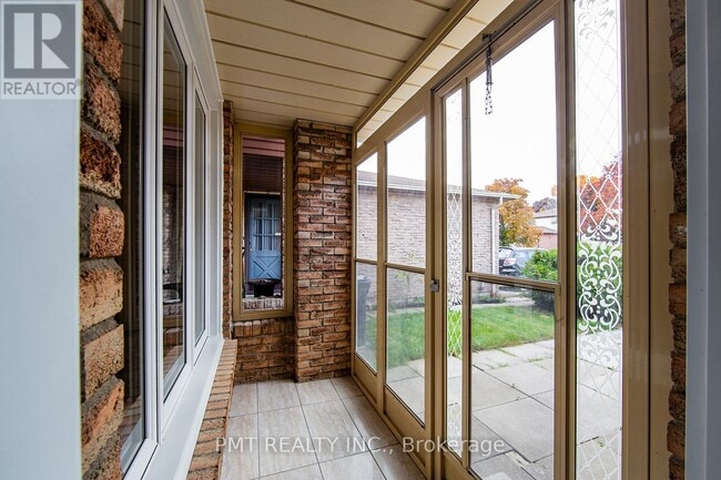 Photo - 26 Granada Crescent