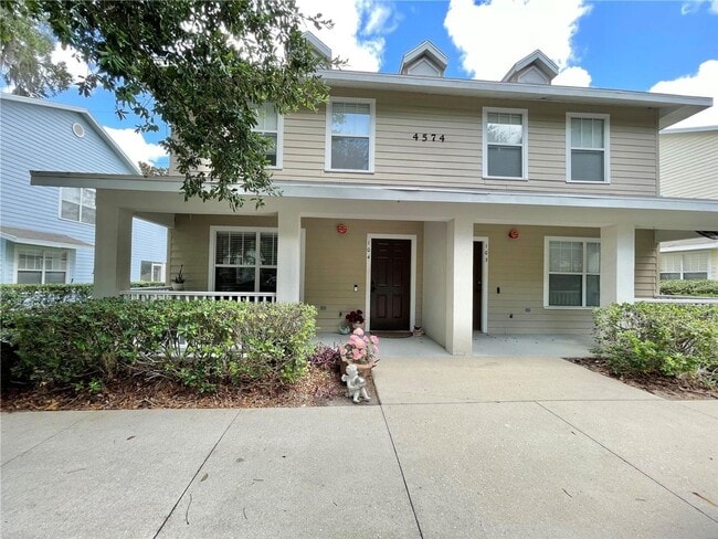 Building Photo - Beautiful 3BR/2.5BA Corner Townhome in Hai...