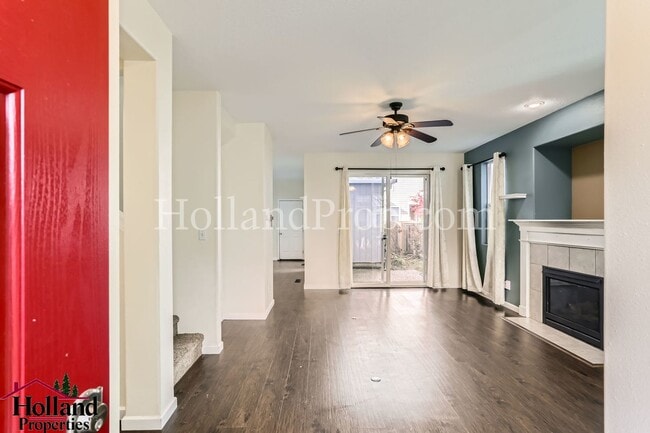 Photo - Elegant Two-Level Home in Hillsboro with Modern Comforts.