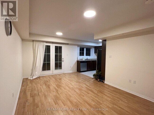 Photo - 2441 Greenwich Dr