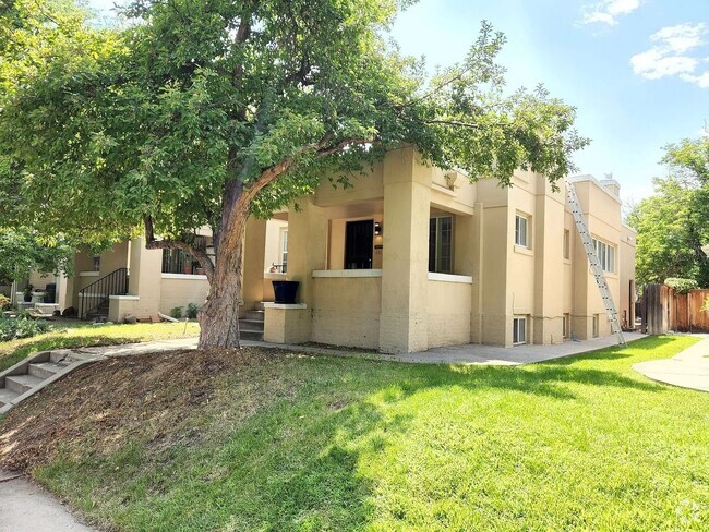 Building Photo - 2 Bedroom 2 Bath Duplex in Denver - Availa... Rental