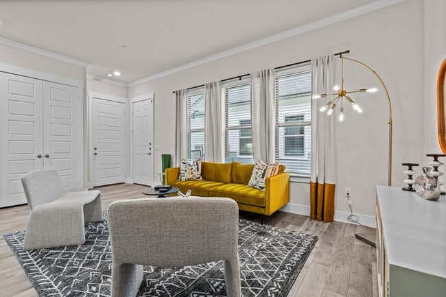 Photo - 865 Limmer Loop