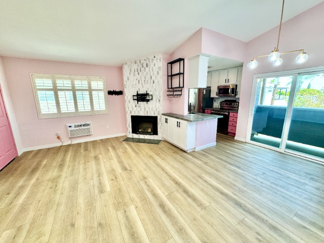 Photo - 4377 Wilson Ave Unit 6