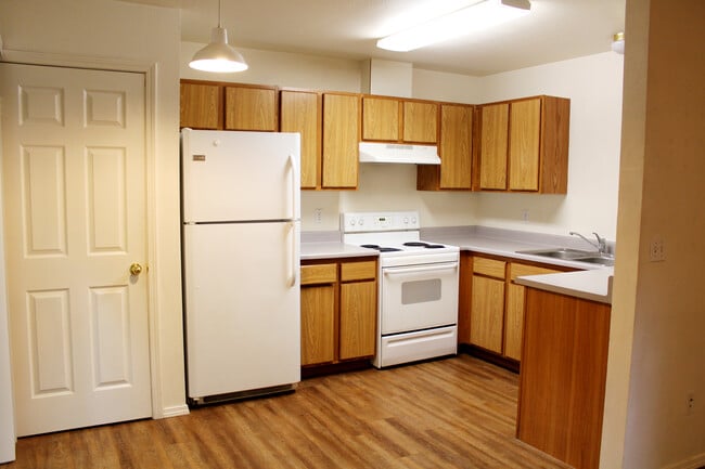 Photo - 1100 NE B St