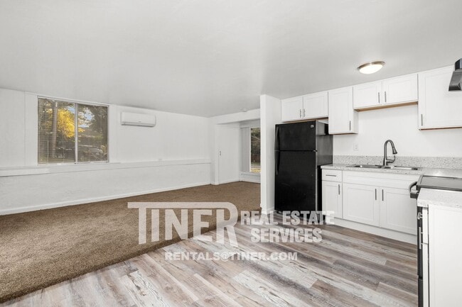 Photo - 4910 Gastman Way Unit B