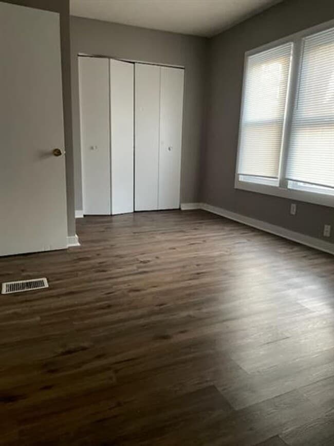 Photo - 605 N Prairie St