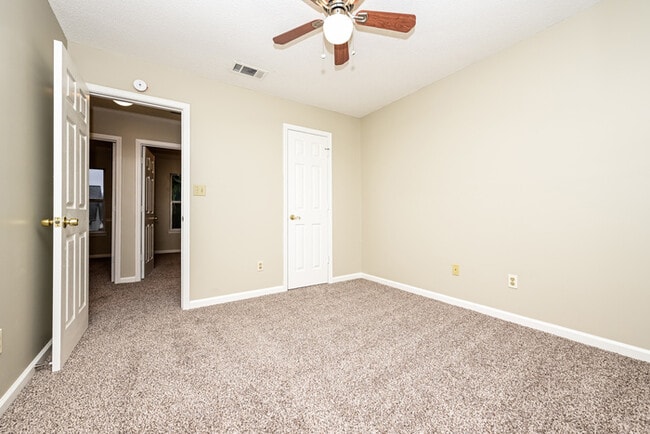 Photo - Fantastic 3bd/1.5ba home! Let yourself in!