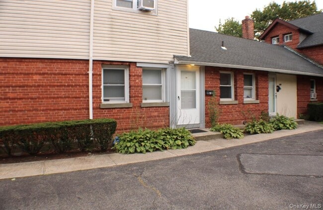 Building Photo - 534 Milligan Ln Unit 3B Rental
