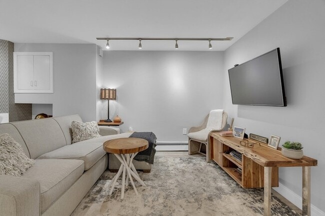 Photo - 14 Auburn St Unit A