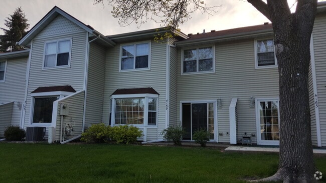 Building Photo - 4159 Maureen Dr NE Rental