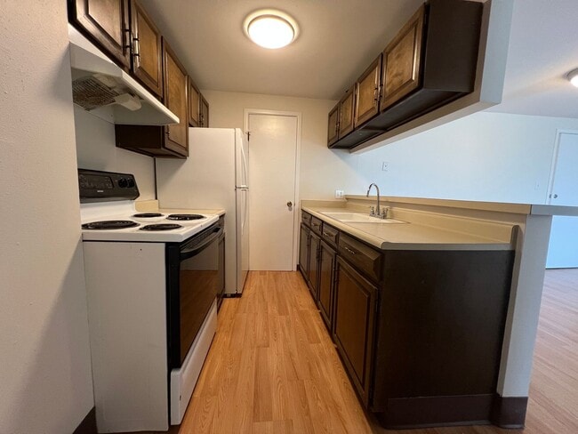Building Photo - Robertson1001 (KC-JF-NB) Unit C4