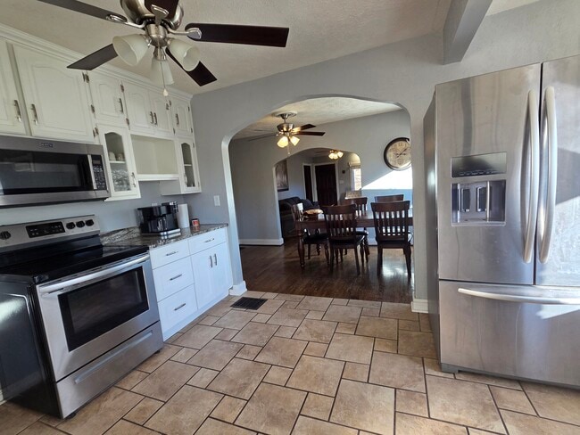 Photo - 316 S 82nd St