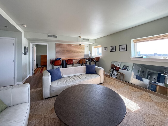 Photo - 525 W Lafayette Blvd Unit 21E