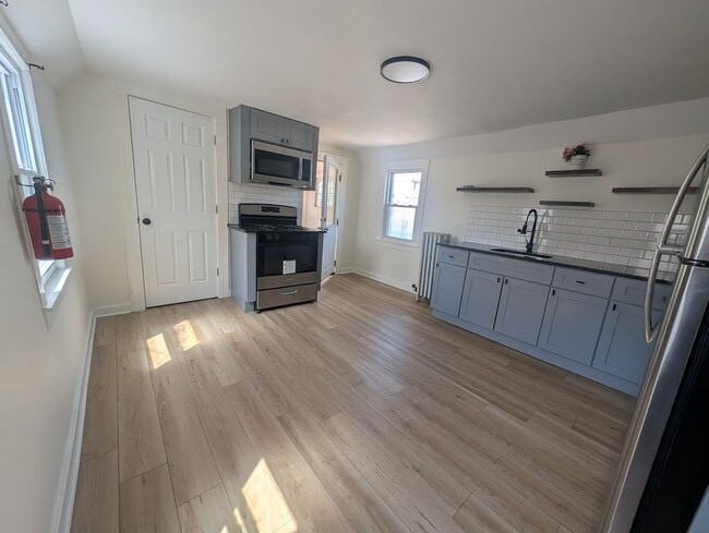 Photo - 244 Spring St Unit 2nd Floor