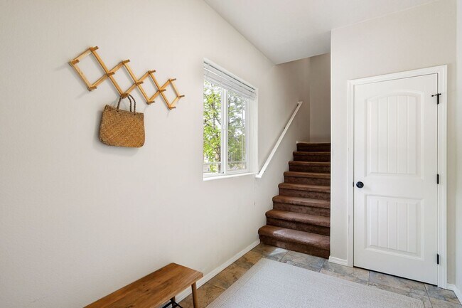 Photo - Creston-Kenilworth Neighborhood Newer Cons...