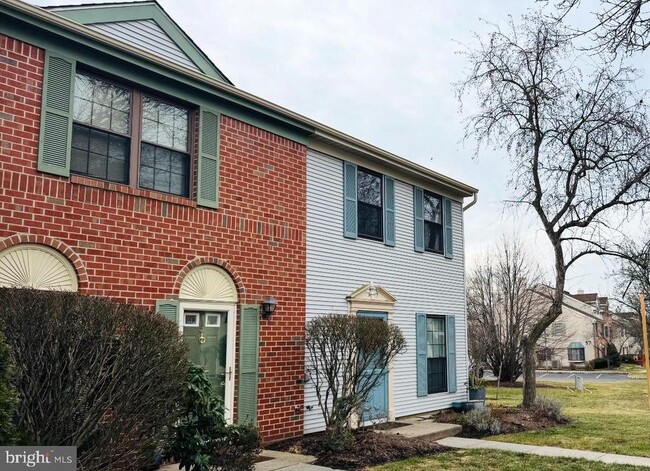 Building Photo - 5 Stout Ct