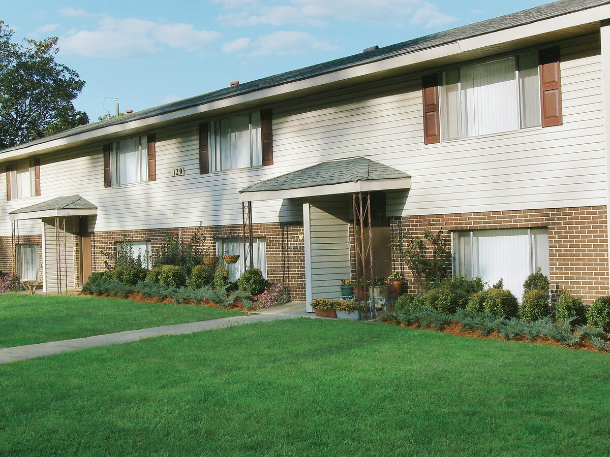Meadow View - Meadow View Apartments
