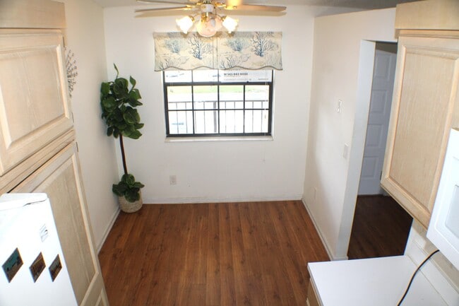 Photo - 1082 Keystone Dr Unit C