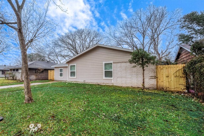 Photo - 5755 Heron Dr