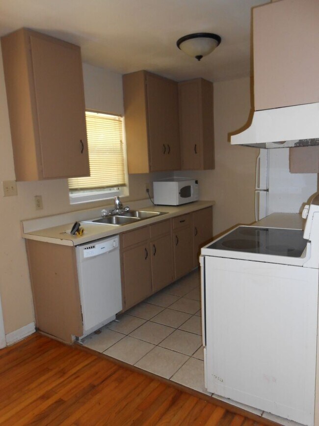 Photo - 1606 Airport Dr Unit 1606 Airport Drive*-1