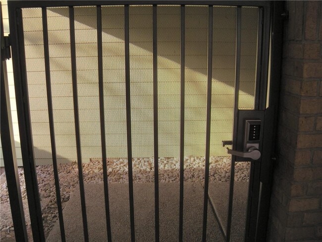 Photo - 908 Poplar St Unit 207