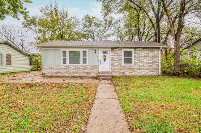 Building Photo - Please View 3D Virtual Walk-Through Before...