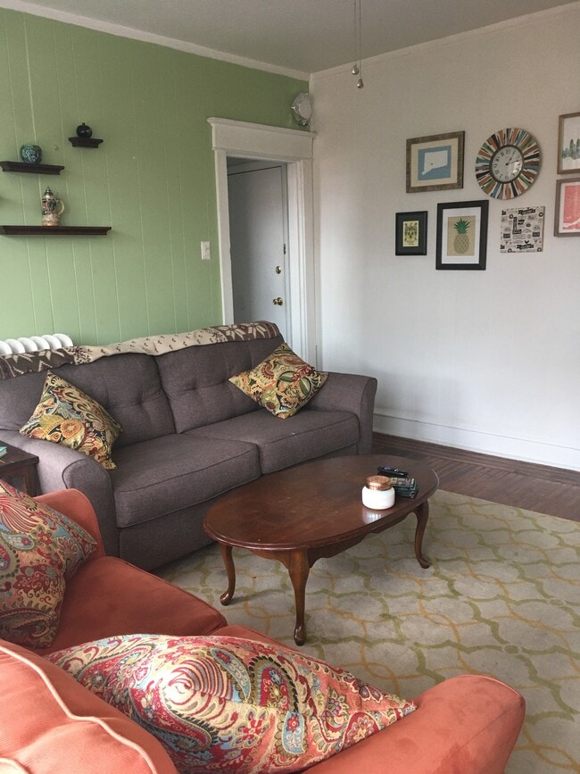 Living Room #3 - 300 Catharine St Unit 3rd Floor