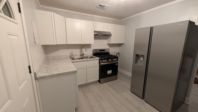 Photo - 208 Spencer Pl Unidad A